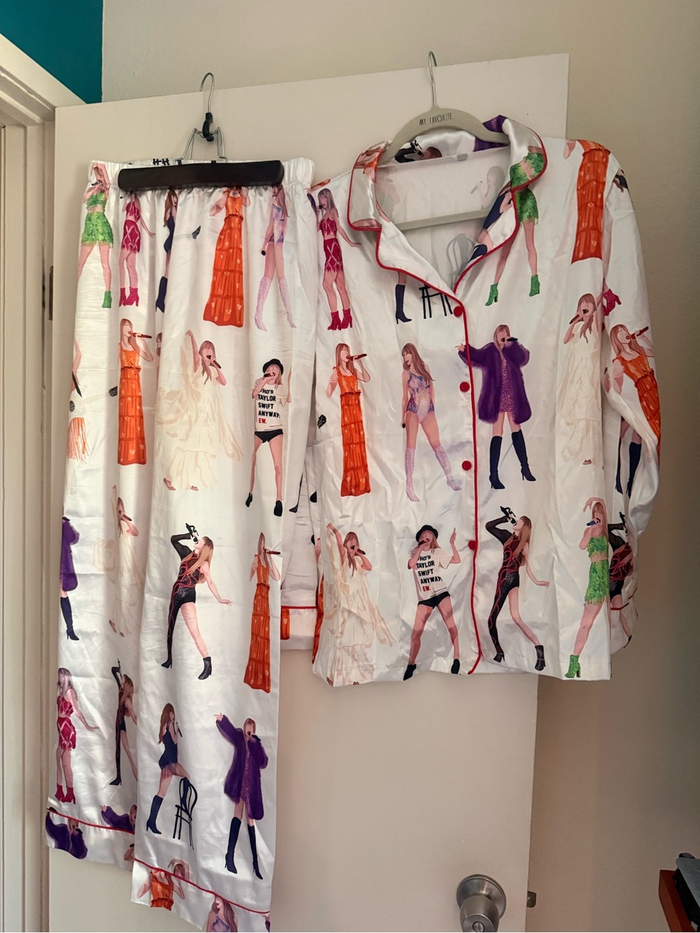 Adult Size Small Taylor Swift PJ set